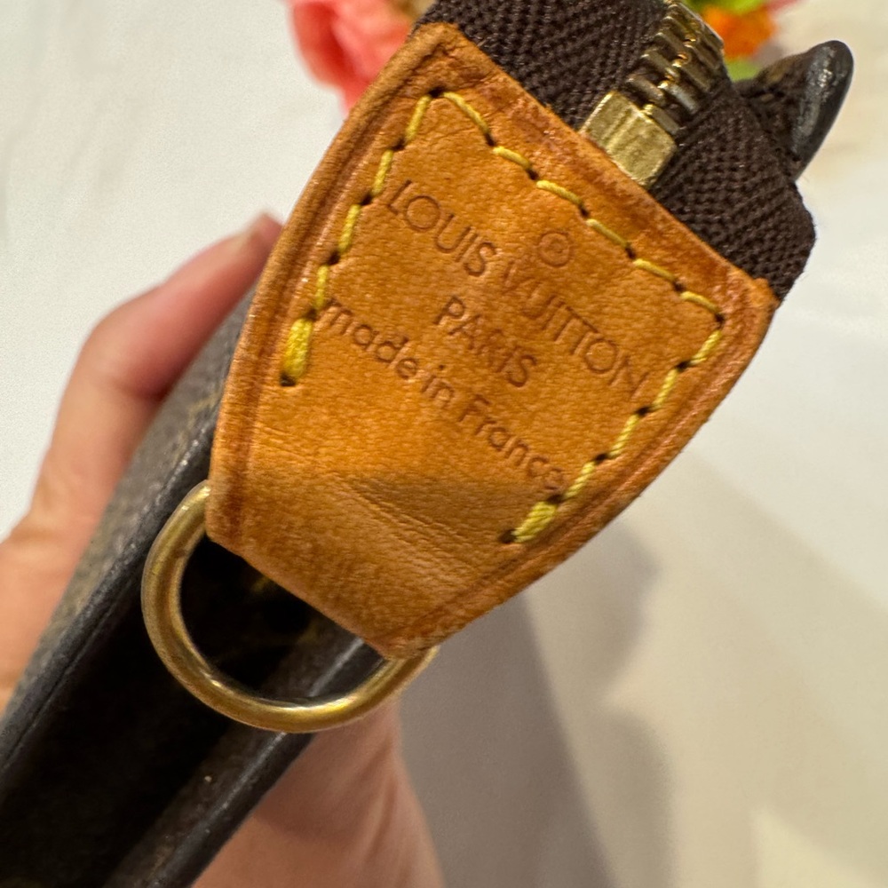 Louis Vuitton Monogram Canvas Brown & Gold Wristlet Clutch - Picture 6 of 9
